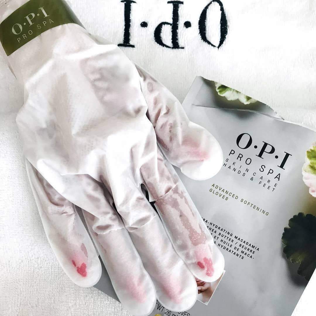 OPI Pro Spa Softening Gloves - Par de guantes suavizadores con aceite de macadamia